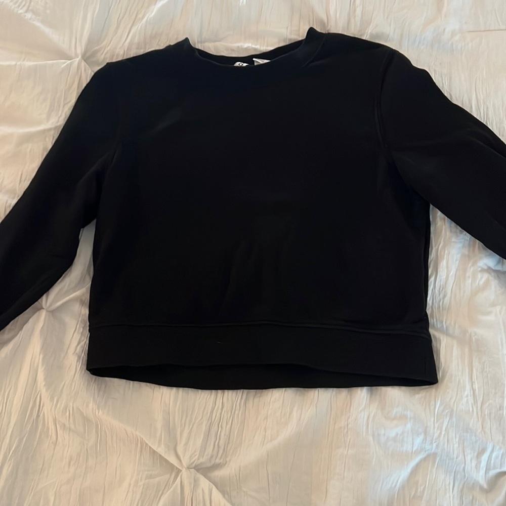 Cropped Black sweater